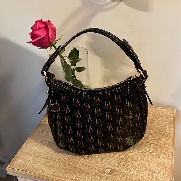 Vintage DOONEY BOURKE BAG HOBO IN LIKE NEW CONDITION - Picture 1 of 6